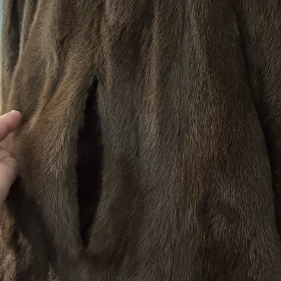 Vintage Real 100% Mink Ladies Fur Coat in Chocolate Brown - Picture 5 of 15